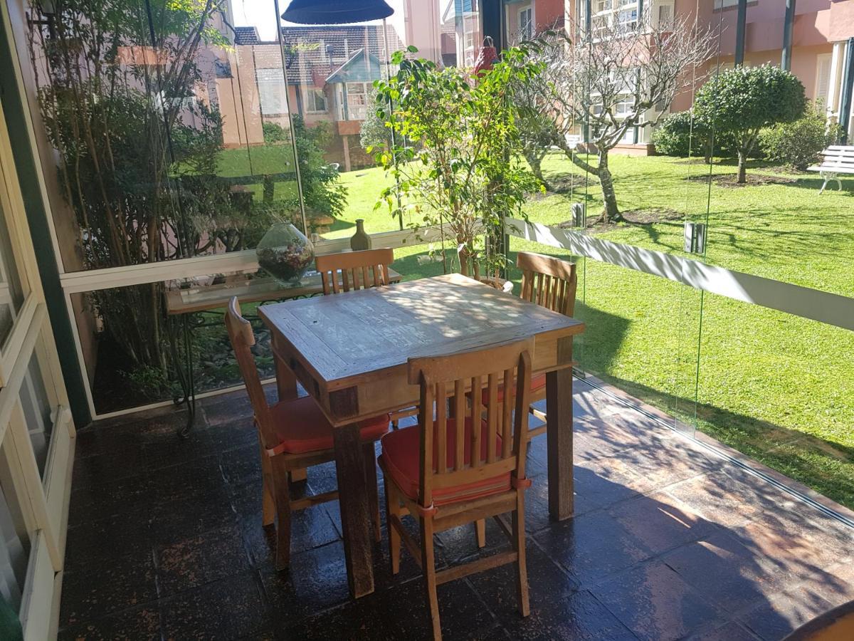 Confortável apartamento próximo ao Lago Negro Apartamento Gramado Exterior foto