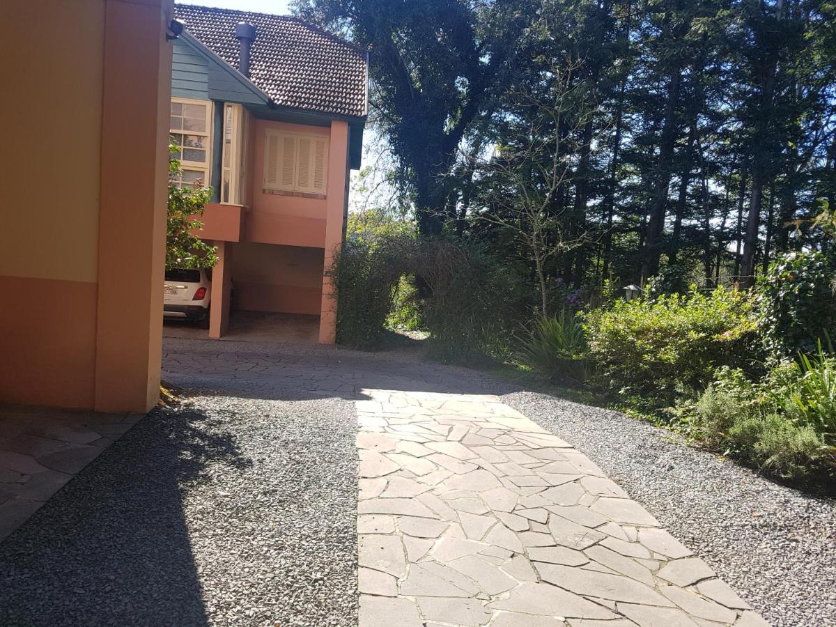 Confortável apartamento próximo ao Lago Negro Apartamento Gramado Exterior foto