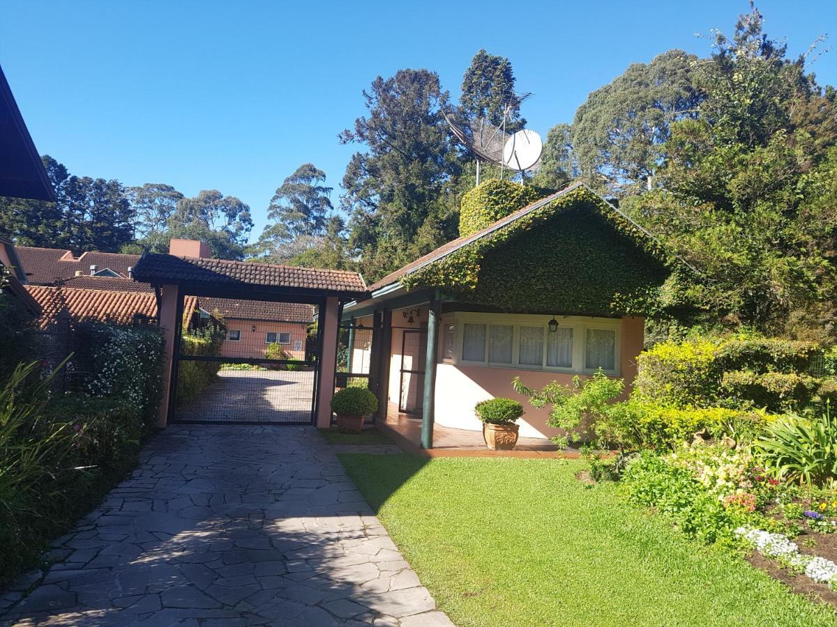 Confortável apartamento próximo ao Lago Negro Apartamento Gramado Exterior foto